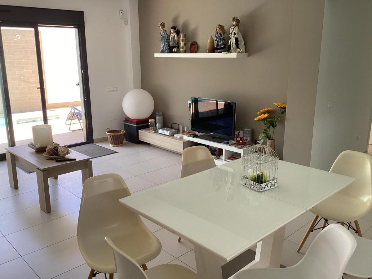 Housesleeps6-Pool-Beach-Garden-Solarium-Petok โอริอุเอลา ภายนอก รูปภาพ