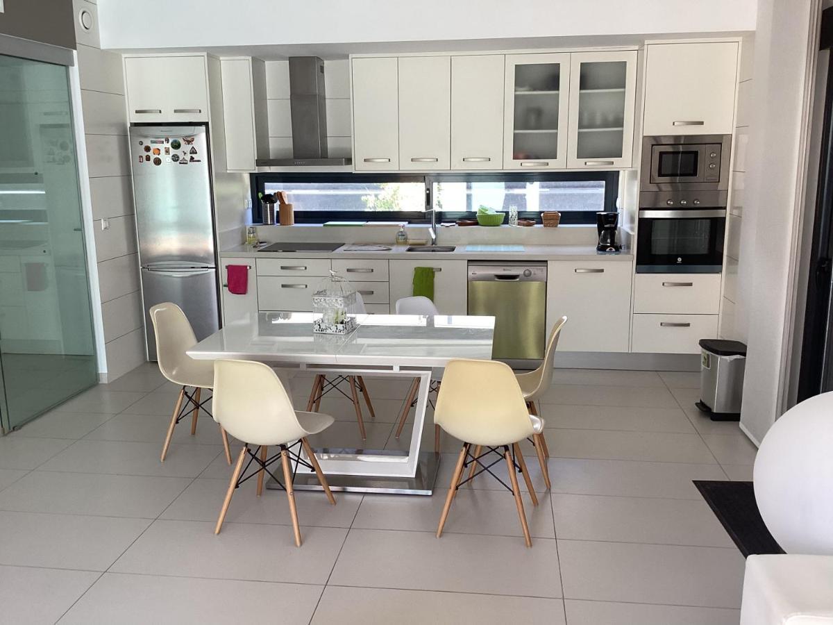Housesleeps6-Pool-Beach-Garden-Solarium-Petok โอริอุเอลา ภายนอก รูปภาพ