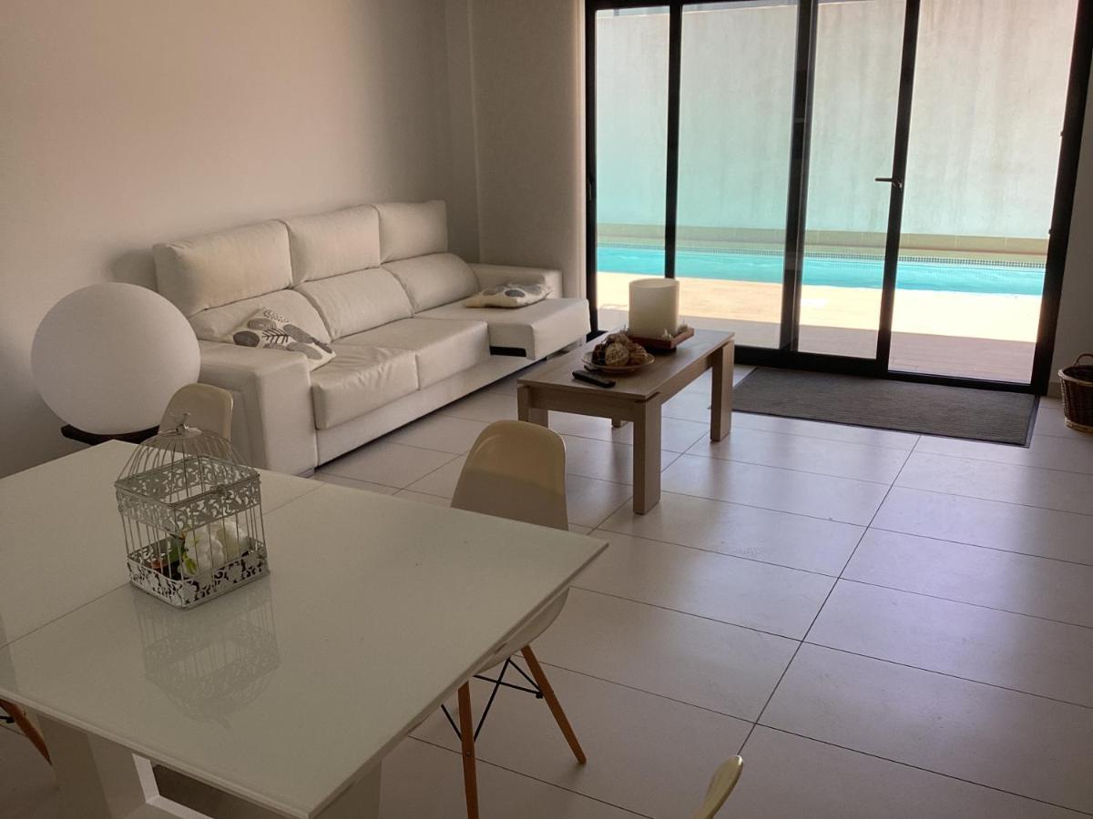 Housesleeps6-Pool-Beach-Garden-Solarium-Petok โอริอุเอลา ภายนอก รูปภาพ