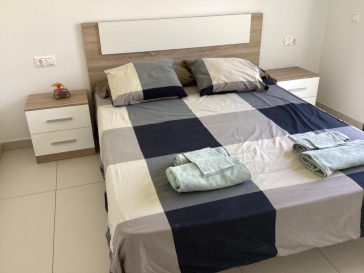 Housesleeps6-Pool-Beach-Garden-Solarium-Petok โอริอุเอลา ภายนอก รูปภาพ